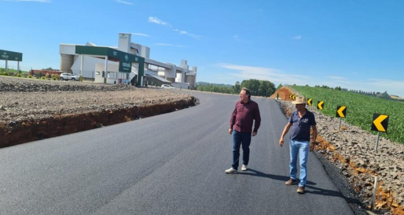 Acesso asfaltado ligando contorno viário até a nova unidade da Auriverde está concluído.