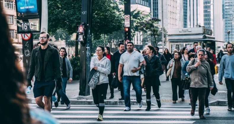 Brasil tem 207,8 milhões de habitantes, mostra prévia do Censo 2022.