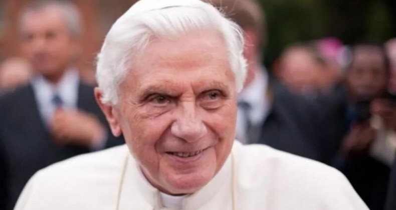 Morre Papa Emérito Bento XVI aos 95 anos.