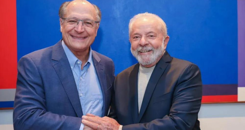 Presidente eleito Lula será diplomado nesta segunda pelo TSE.