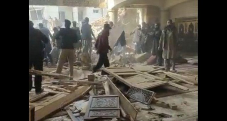 Ataque em mesquita deixa ao menos 27 mortos no Paquistão.