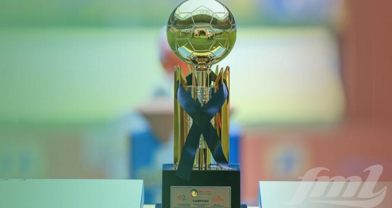 Grêmio e São Luiz decidem o título da Recopa Gaúcha.