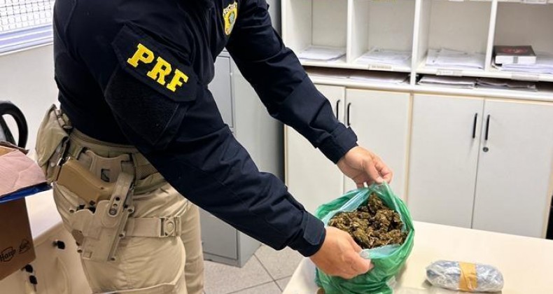 Mulher é presa na BR-282 em Joaçaba com ecstasy, cocaína, skunk e crack.