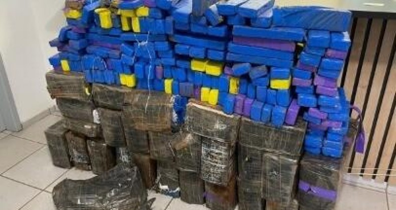 Quase 600 kg de maconha são apreendidos no Oeste de SC.