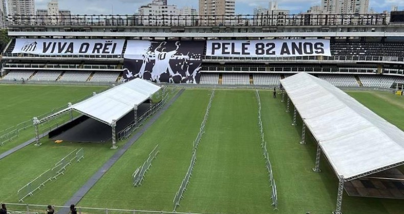 Velório de Pelé na Vila Belmiro começou hoje (02).