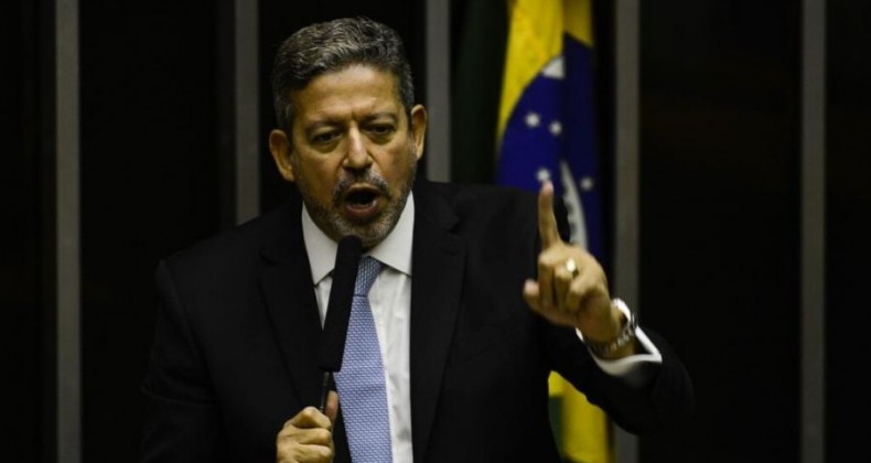 Arthur Lira é reeleito para presidência da Câmara dos Deputados.