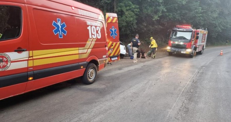 Capotamento na Br 282 próximo à Pinhalzinho é registrado.
