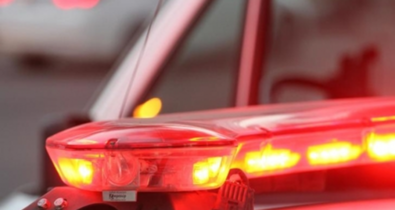 Idosa aciona a polícia após encontrar explosivos em casa.