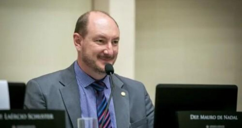 Mauro de Nadal é eleito para presidir a Alesc.