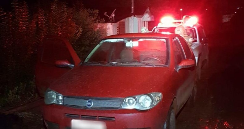 Menos de uma semana após sair de presídio, homem furta carro em Caçador.