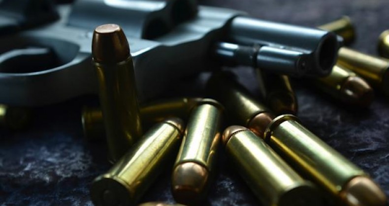 Jovem é encontrado morto com sinais de tiros em loteamento de Maravilha.