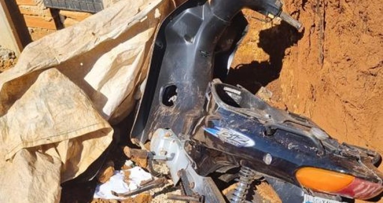 Moto furtada é encontrada abandonada em via pública no Oeste de SC.