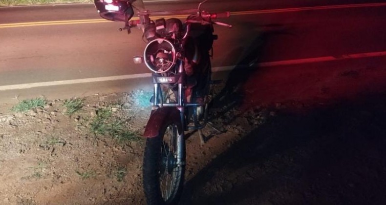 Motociclista sofre acidente ao atropelar cachorro em SC.