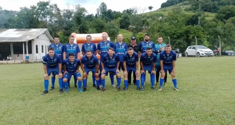 Serca Madalozzo vence o clássico e está na final.