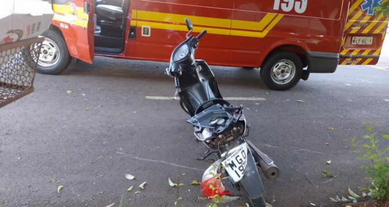 Acidente entre carro e moto é registrado em Pinhalzinho.