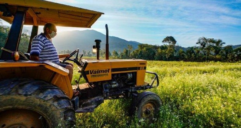 Agricultores não serão obrigados a emitir nota fiscal eletrônica.