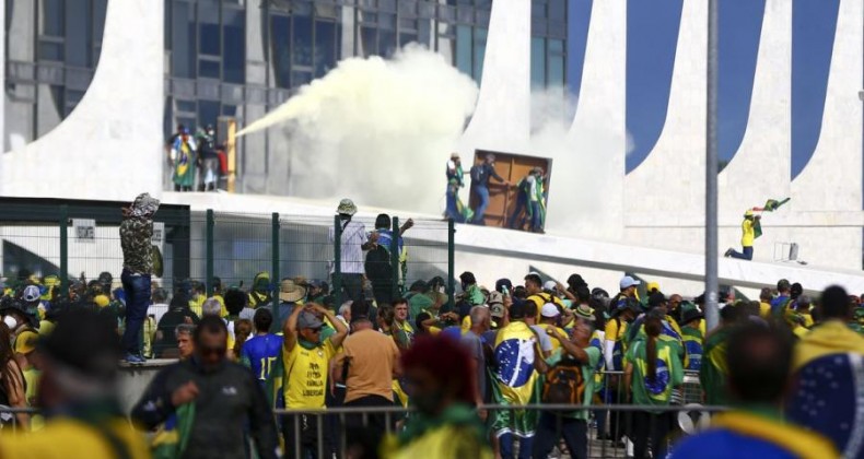GSI divulga imagens do dia da invasão no Palácio do Planalto.