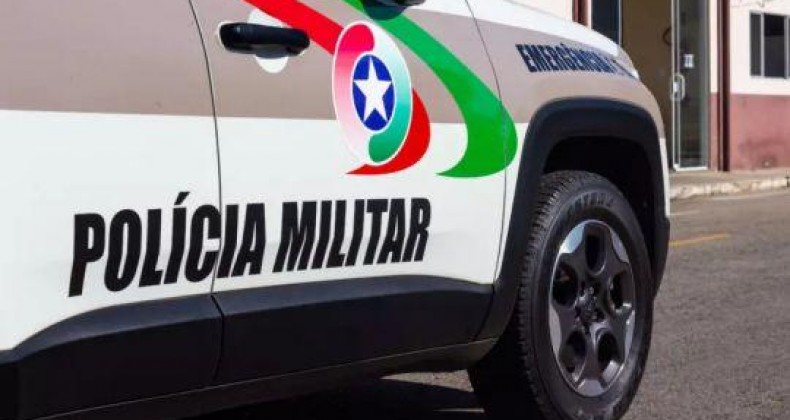 Homem é preso ao furtar 20 kg de mandioca em São Miguel do Oeste.