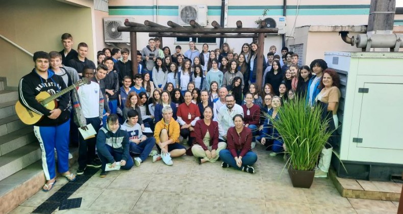 Hospital São José recebe alunos em projeto Carta Solidária.