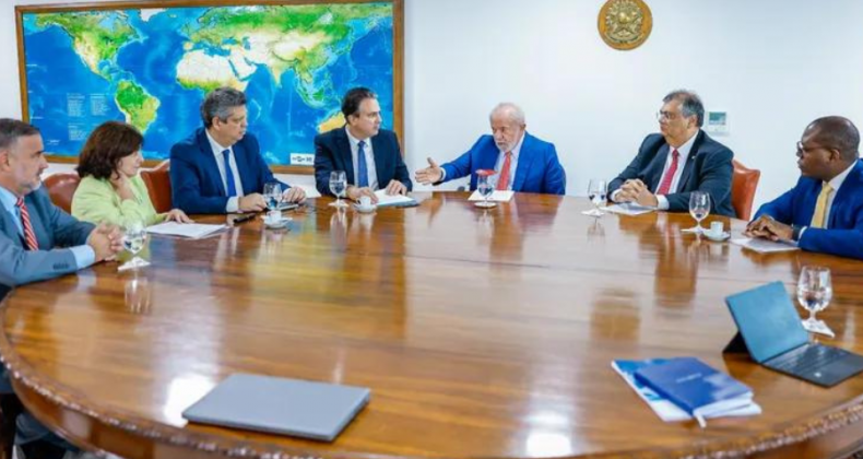Ministério da Justiça destinará R$ 150 mi para monitoramento nas escolas.
