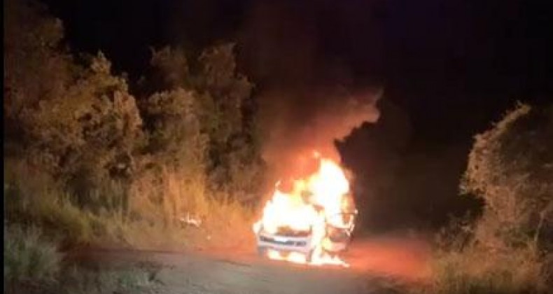 Amarok é consumida pelo fogo em Santa Terezinha do Progresso.