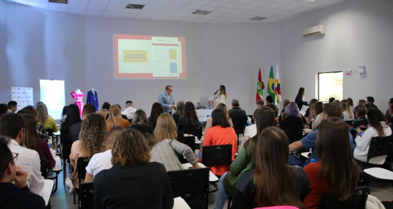 Núcleo do Vestuário promove evento de moda em Maravilha.