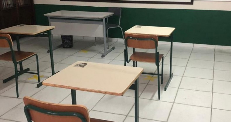 Aluno que descobriu reprovação dá facada nas costas de professor.