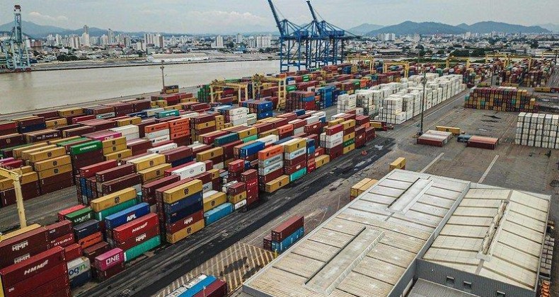 Exportações catarinenses crescem 6,3% em maio e batem recorde histórico.
