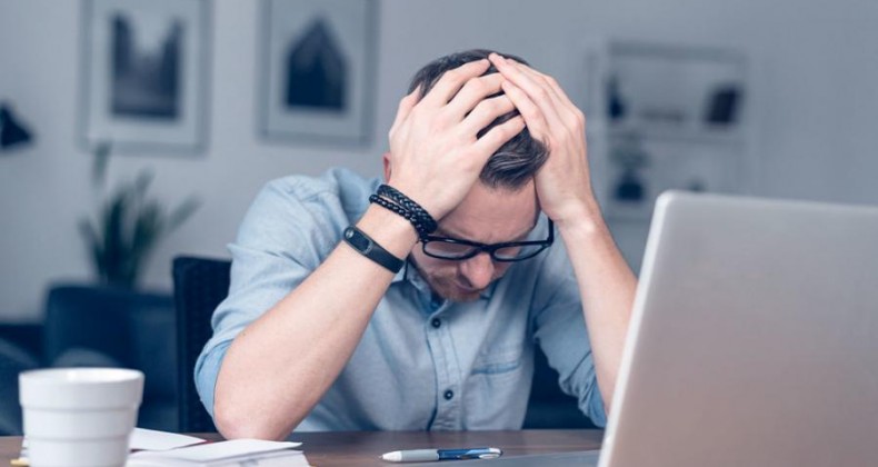 Semana com 4 dias de trabalho será testada no Brasil ainda neste ano.