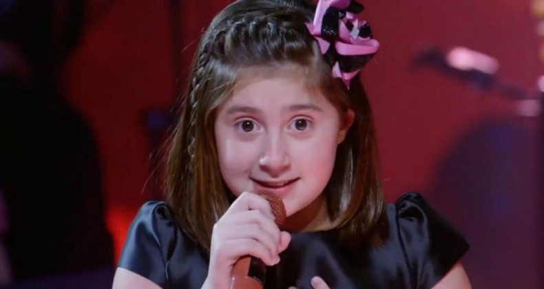 Catarinense Isa Camargo está na final do The Voice Kids