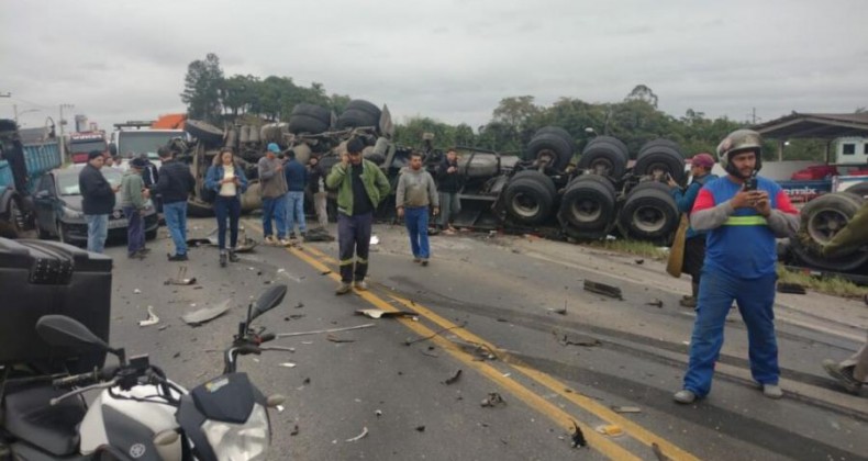 Grave acidente entre sete veículos é registrado na BR-282.