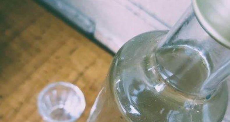 Tribunal mantém pena para avô que forneceu cachaça ao neto no Oeste.