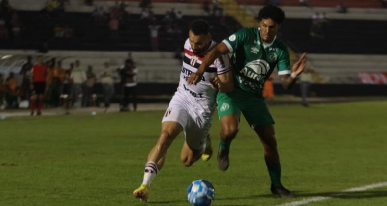 Chape derrota o Botafogo-SP e deixa Z4 da Série B.