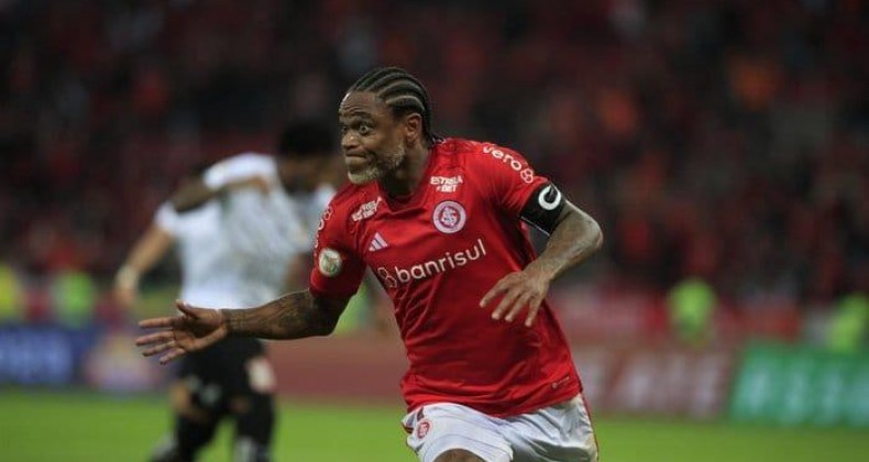 Com gol de Luiz Adriano no final, Inter busca empate no Beira-Rio.