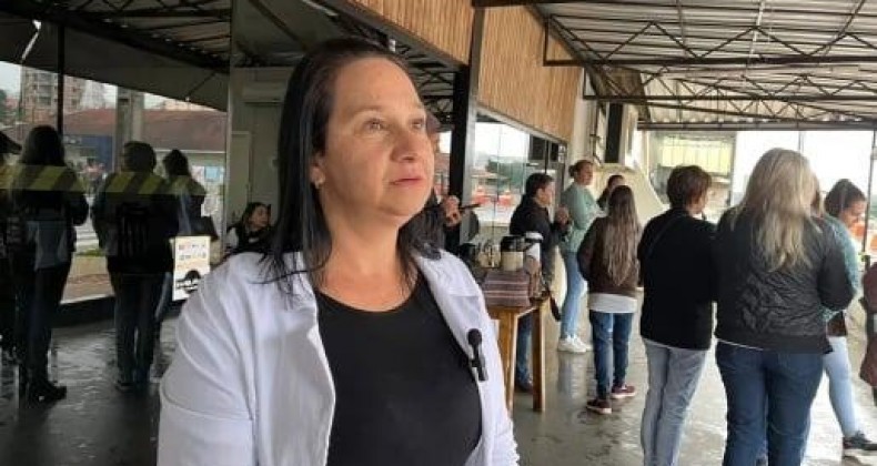 Merendeira que sobreviveu a ataque a creche vira vigilante da unidade.