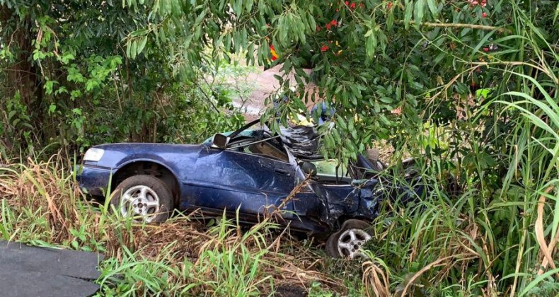 Mulher morre em saída de pista na Br 282 em Pinhalzinho.