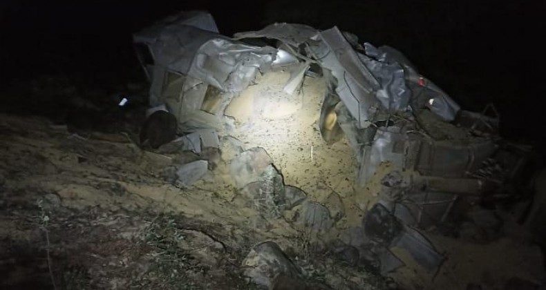Veículo fica destruído após saída de pista no Oeste de SC.