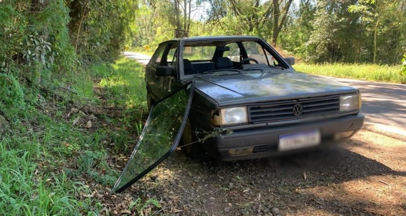Acidente com cena inusitada é registrado na Sc 160 em Pinhalzinho.