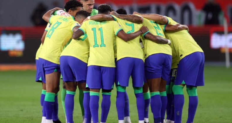 Brasil vence Peru por 1 a 0 no Estádio Nacional de Lima.
