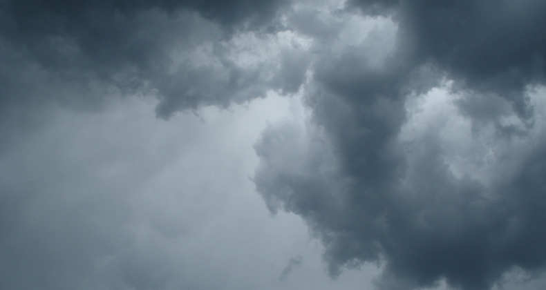 Alerta para chuva intensa e possibilidade de temporal em Santa Catarina.