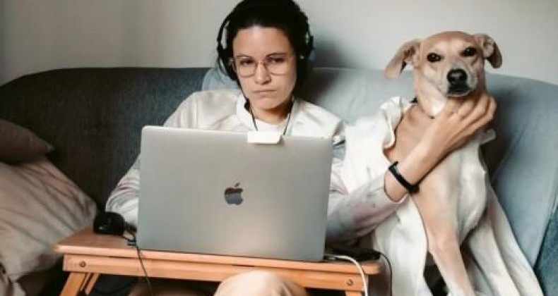 Brasil teve mais de 9 milhões de pessoas em trabalho remoto em 2022.