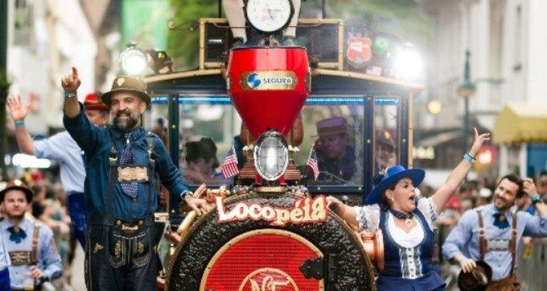 Oktoberfest é suspensa por risco de enchente em Blumenau.