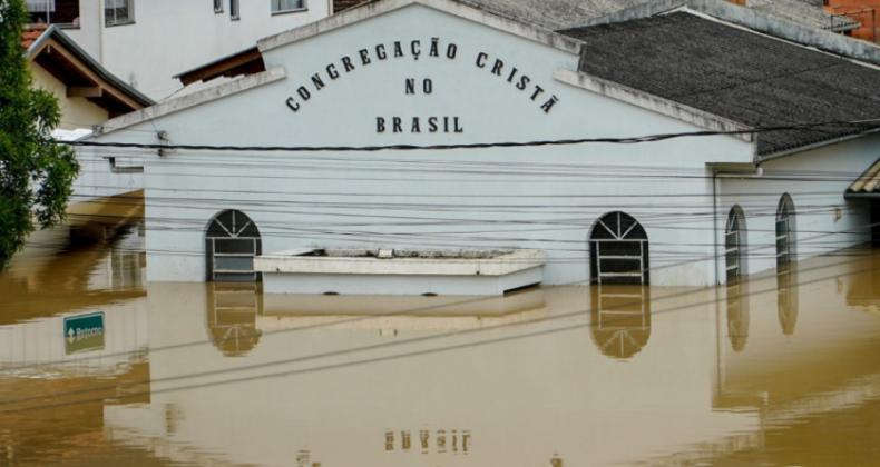 SC tem mais de 12 mil desabrigados após chuva histórica em outubro.