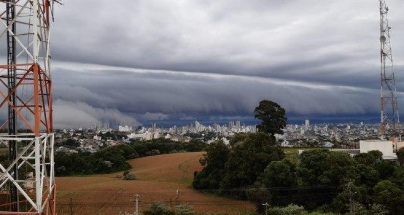 Temporais voltam a afetar Santa Catarina nesta segunda-feira.