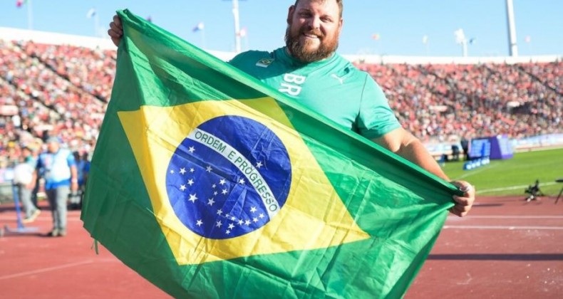 Atleta do Oeste de é Bicampeão Pan-Americano de arremesso de peso.