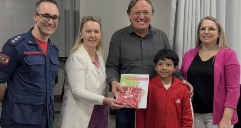 CBMSC em Maravilha dá início a uma nova fase do Projeto Bombeiro Mirim.