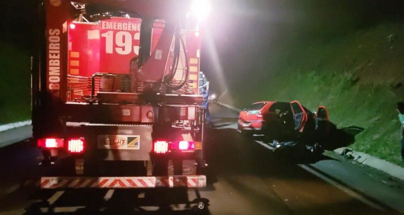 Idoso morre em colisão entre automóvel e caminhão na BR-282.