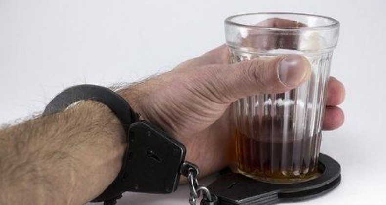 Motorista embriagado é preso ao bater em veículo estacionado em Xanxerê.