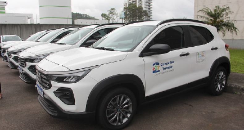MPSC realiza entrega de 25 carros para Conselhos Tutelares de SC.