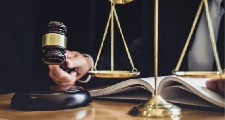 Homem é condenado a 21 anos por tentativa de feminicídio em SC.